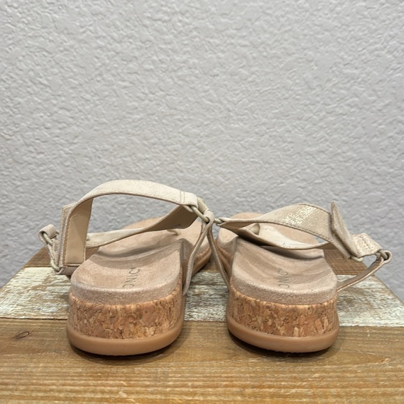 Vionic Kiera ll Metallic Sandals Size 7 - Picture 5 of 8